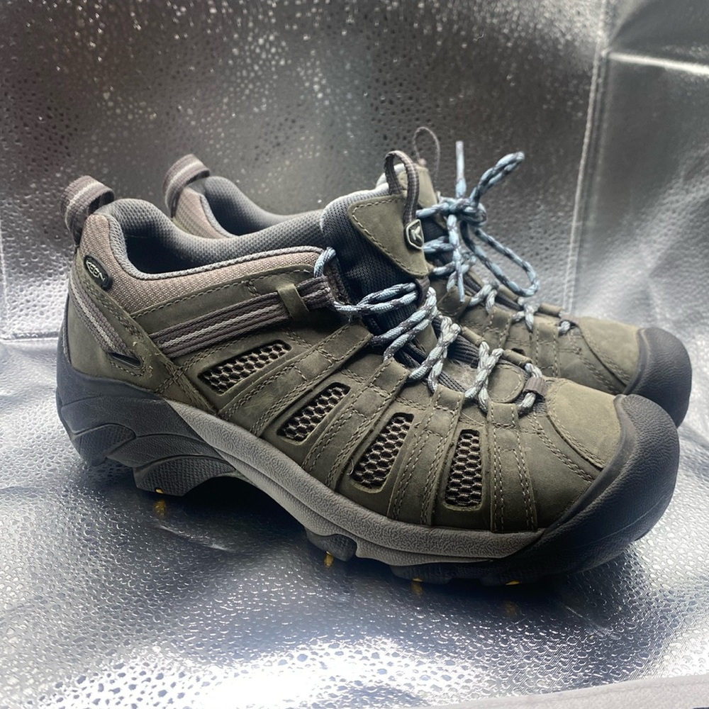 Keen women hiking shoes size 10